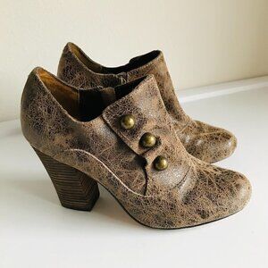 Seychelles Our Heroine Distressed Leather Ankle Bootie in Clay Size 9